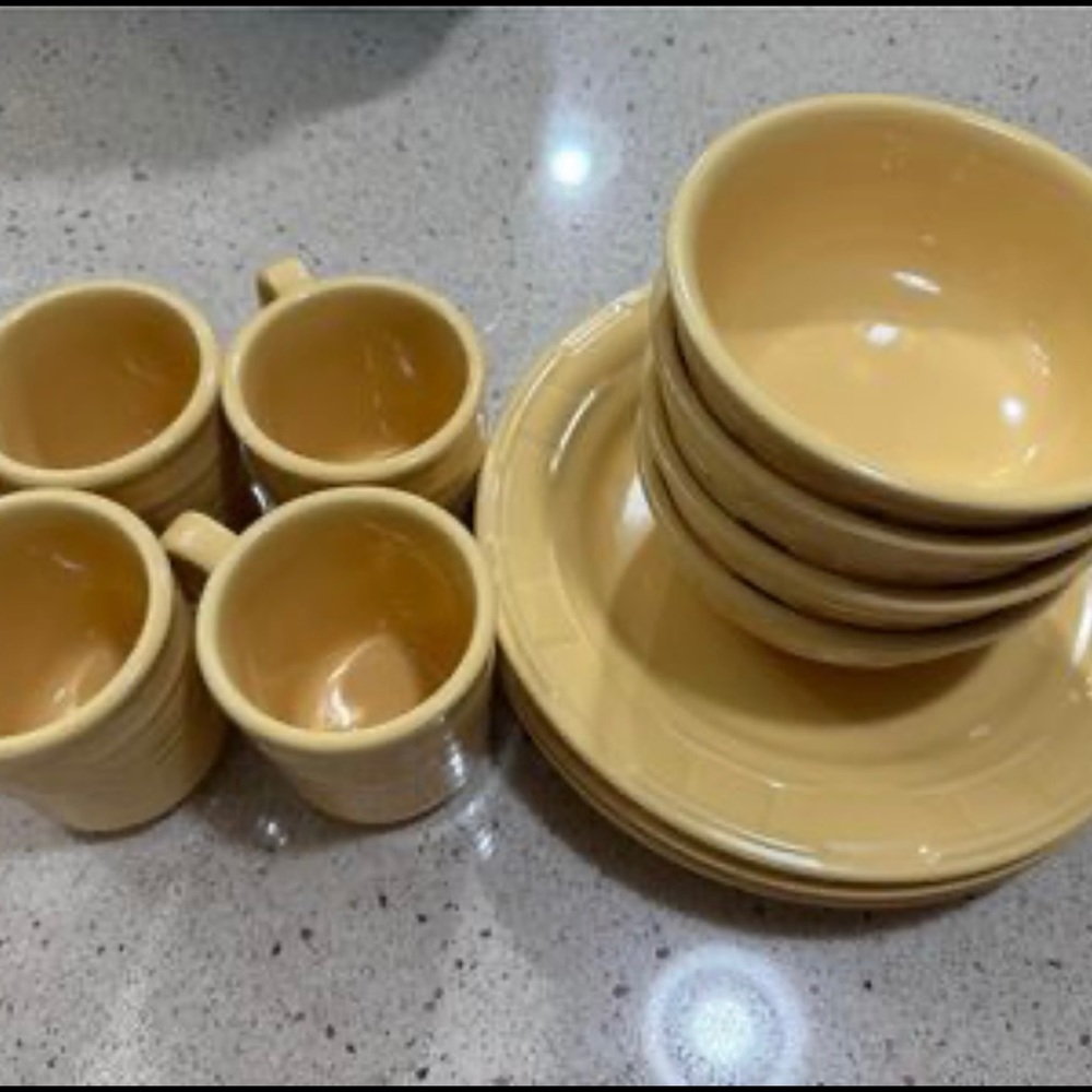 Longaberger 3 piece place setting x4 in yellow butter